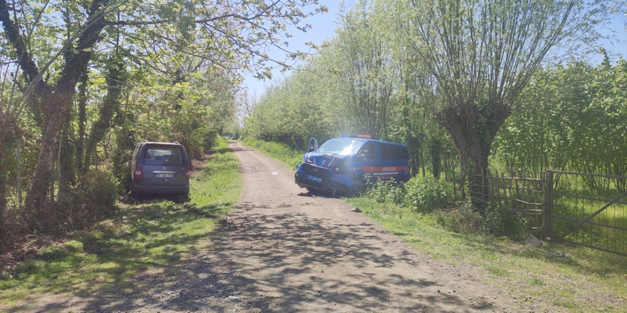 Jandarma aracına çarpan 82 yaşındaki sürücü öldü