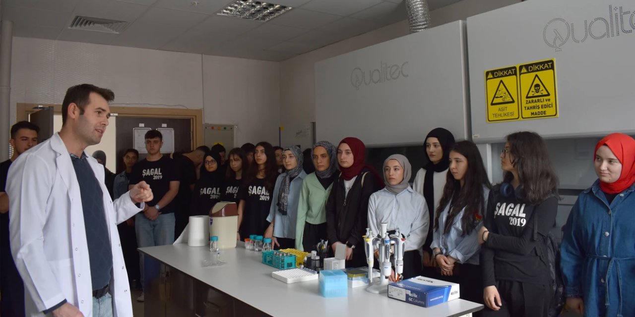 Üniversite adayı liseliler Selçuk Üniversitesi’nde geleceklerini planladı