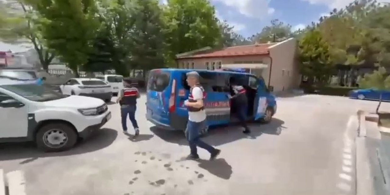 Konya’da operasyon! Cezaevindeki tutuklunun evi cephanelik çıktı