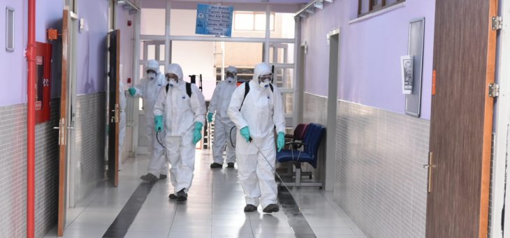 Konya’daki okullarda koronavirüse karşı dezenfekte çalışması yapılıyor