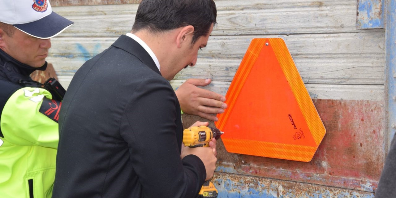 Konya'da çiftçilere reflektör dağıtıldı