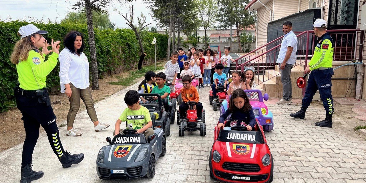Konya’da miniklere trafik güvenliği eğitimi
