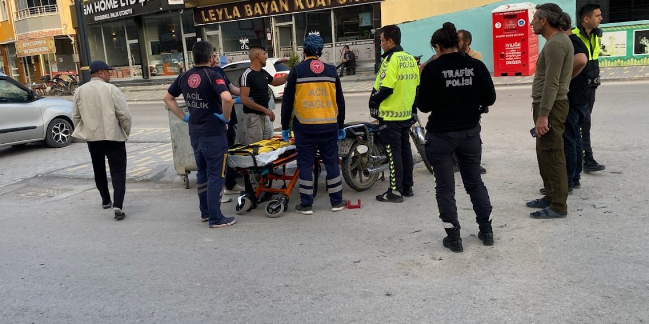 Konya'da otomobille çarpışan motosikletli yaralandı