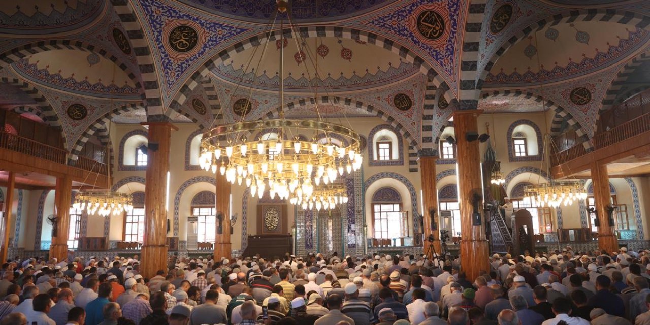 Konya’da Cuma coşkusu! Mekke’yi, Medine’yi, Kudüs’ü aratmıyor