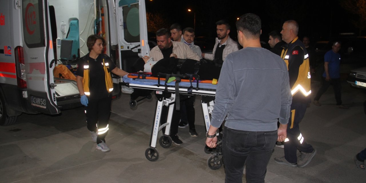 Konya’da motosikletli yayalara çarparak kaçtı