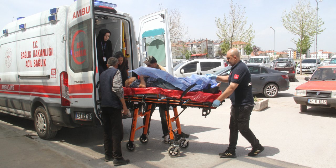 Konya'da tarlada çalışan çiftçi ayağını çapa motoruna kaptırdı