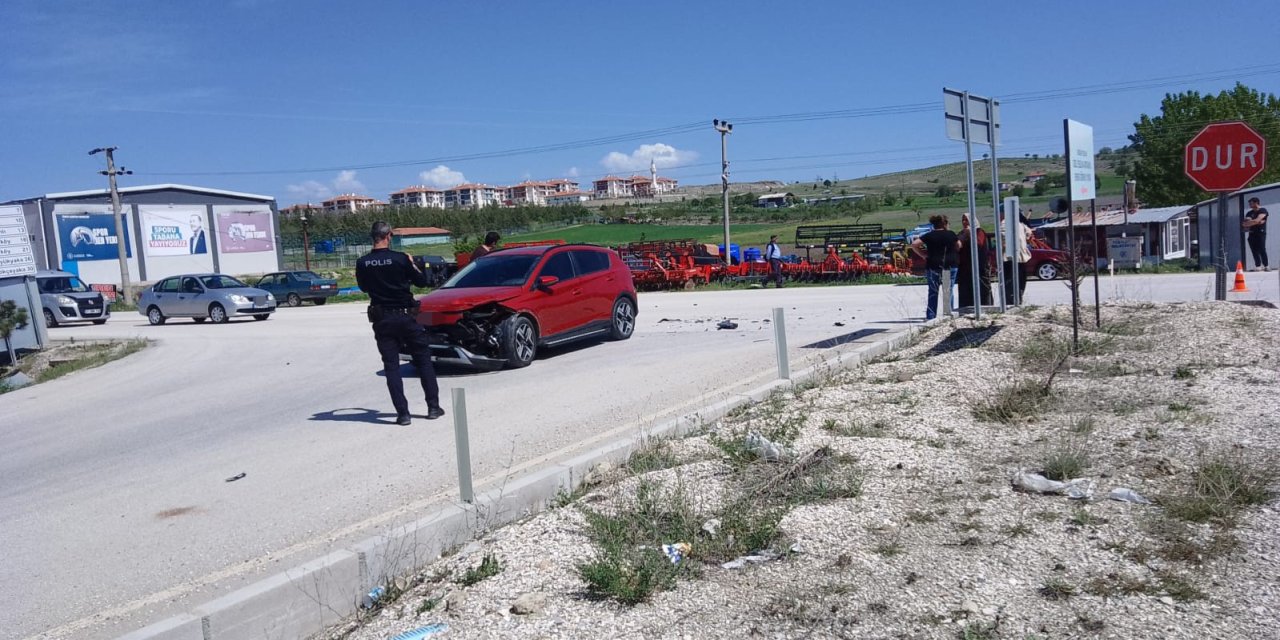 Otomobil ile motosiklet çarpıştı: 22 yaşındaki genç hayatını kaybetti