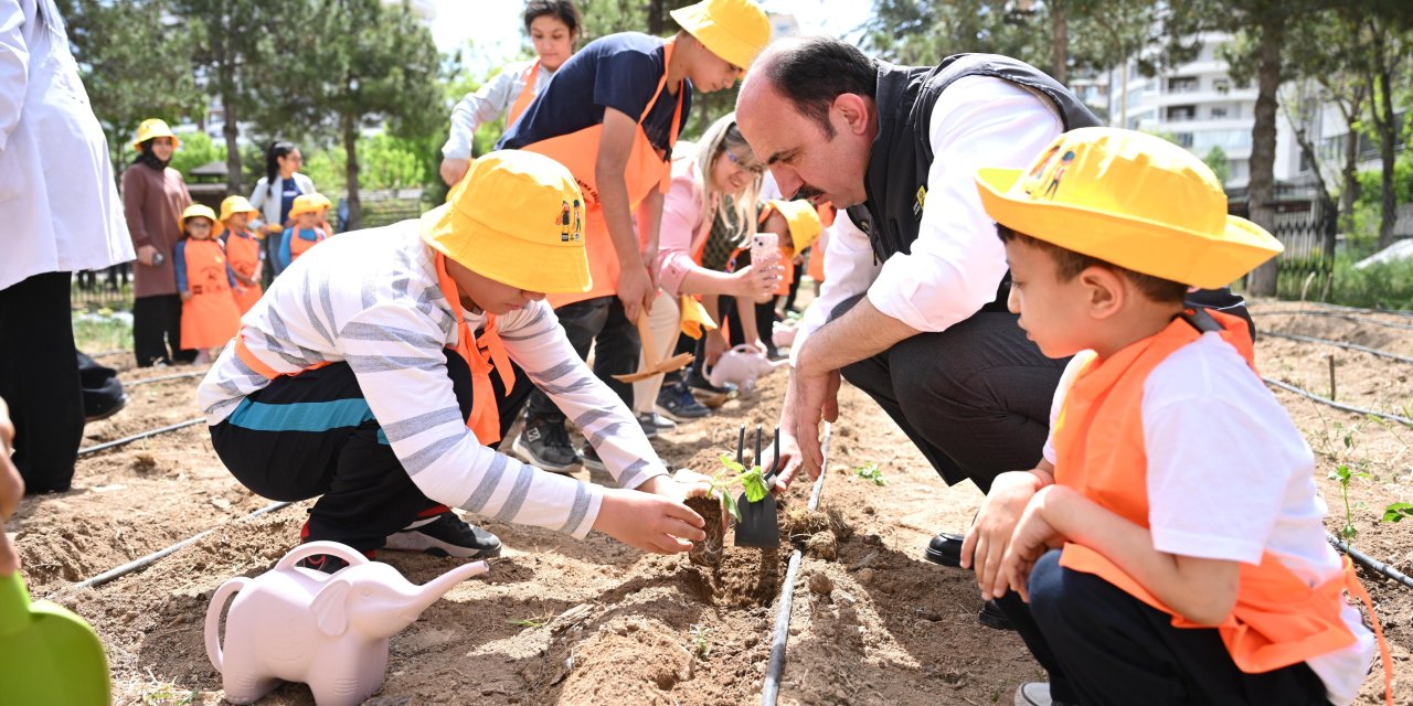 Konya’da toprak engel tanımıyor! Özel çiftçiler bereketi filizlendiriyor