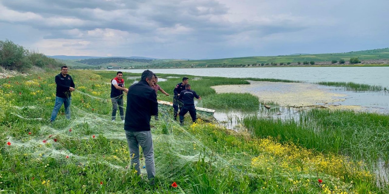 Suğla Gölü’nde kaçak avcıların ağları imha edildi