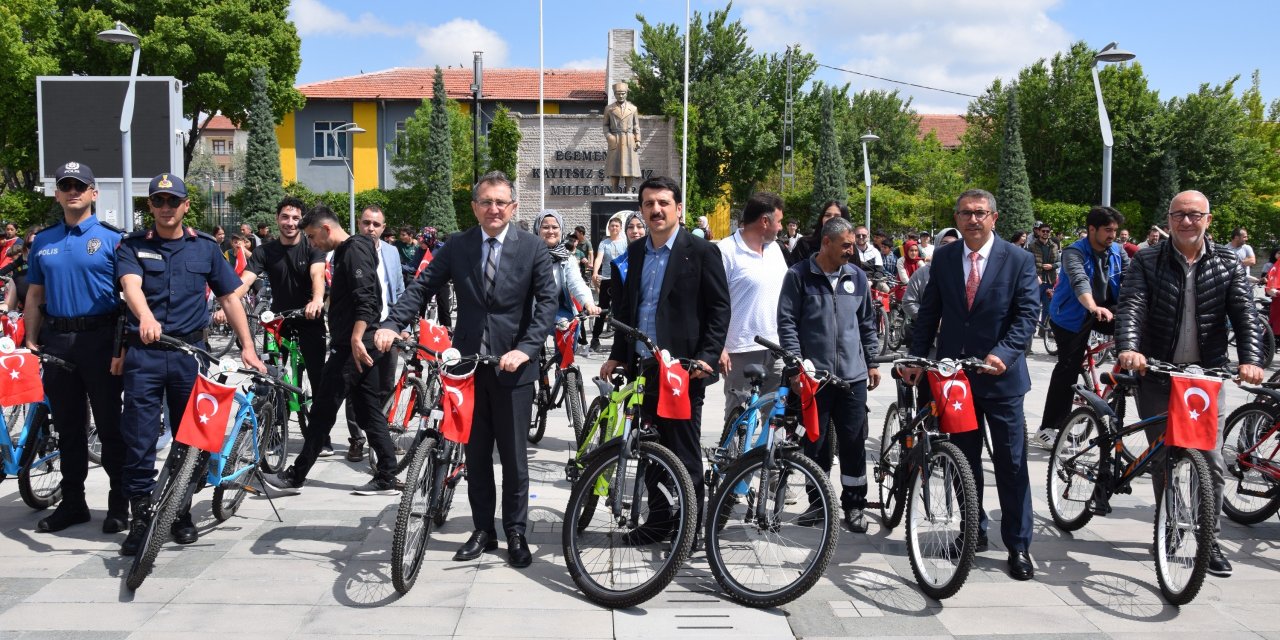 Kaymakam Öztürk, Konyalılar ile pedal çevirdi