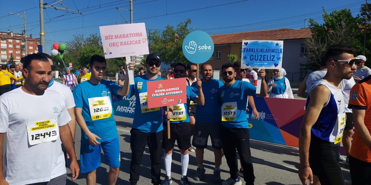 Konya Yarı Maratonu’nda binlerce gönüllü “İyilik için” koştu