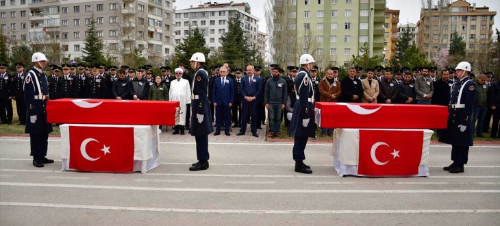 Konya’daki kaza kurbanı askerlere veda