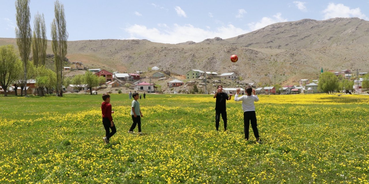 Konya’nın yalancı cenneti uyandı! Doğa tutkunları akın ediyor