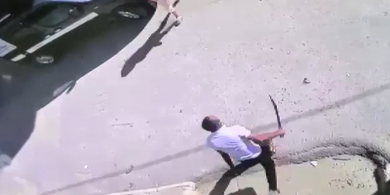 Çöp kavgası kabusa döndü! Palayla dehşet anları kamerada