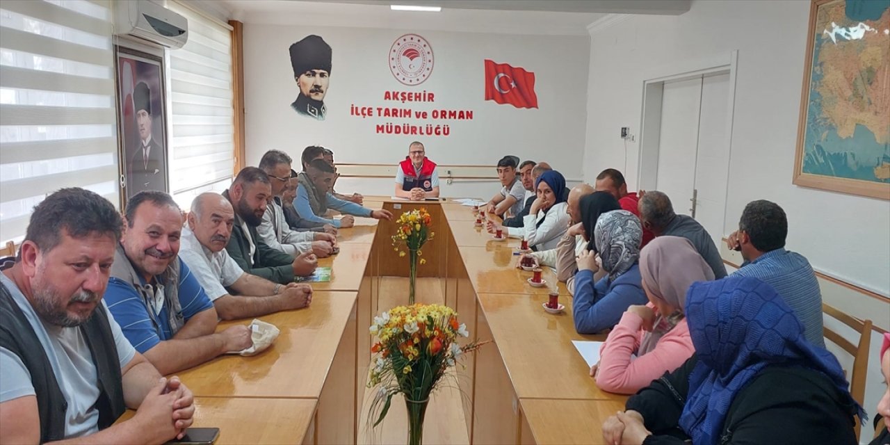 Akşehir’de çiftçilere KOP’un sera projesi anlatıldı