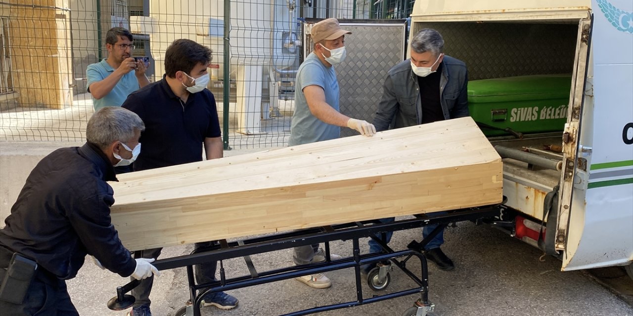 Karnına kene yapışan genç 9 gün sonra öldü