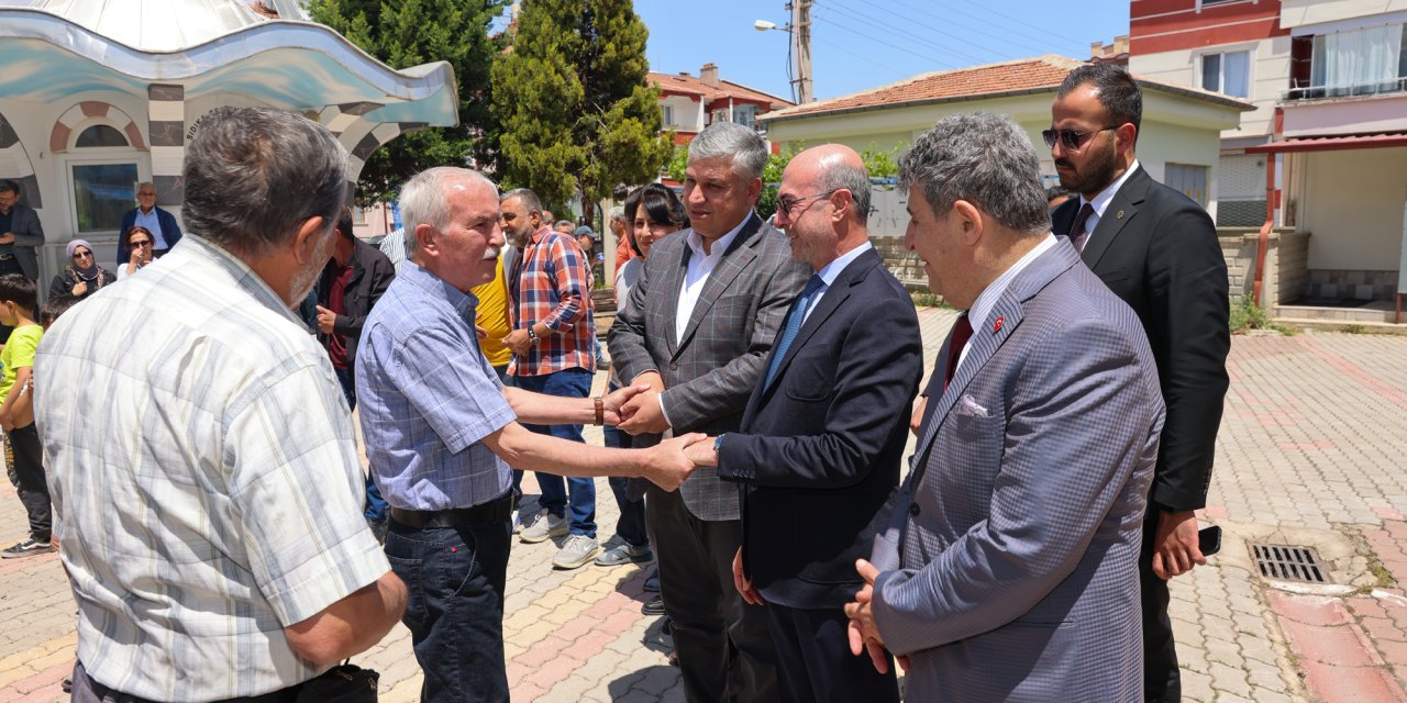 Cuma geleneği devam ediyor, Başkan Pekyatırmacı mahalle mahalle geziyor