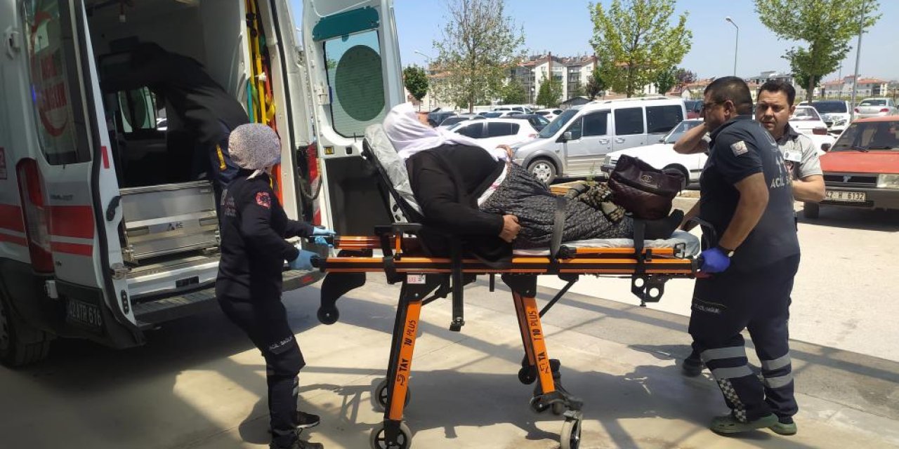 Konya’da otomobil engelli aracına çarptı