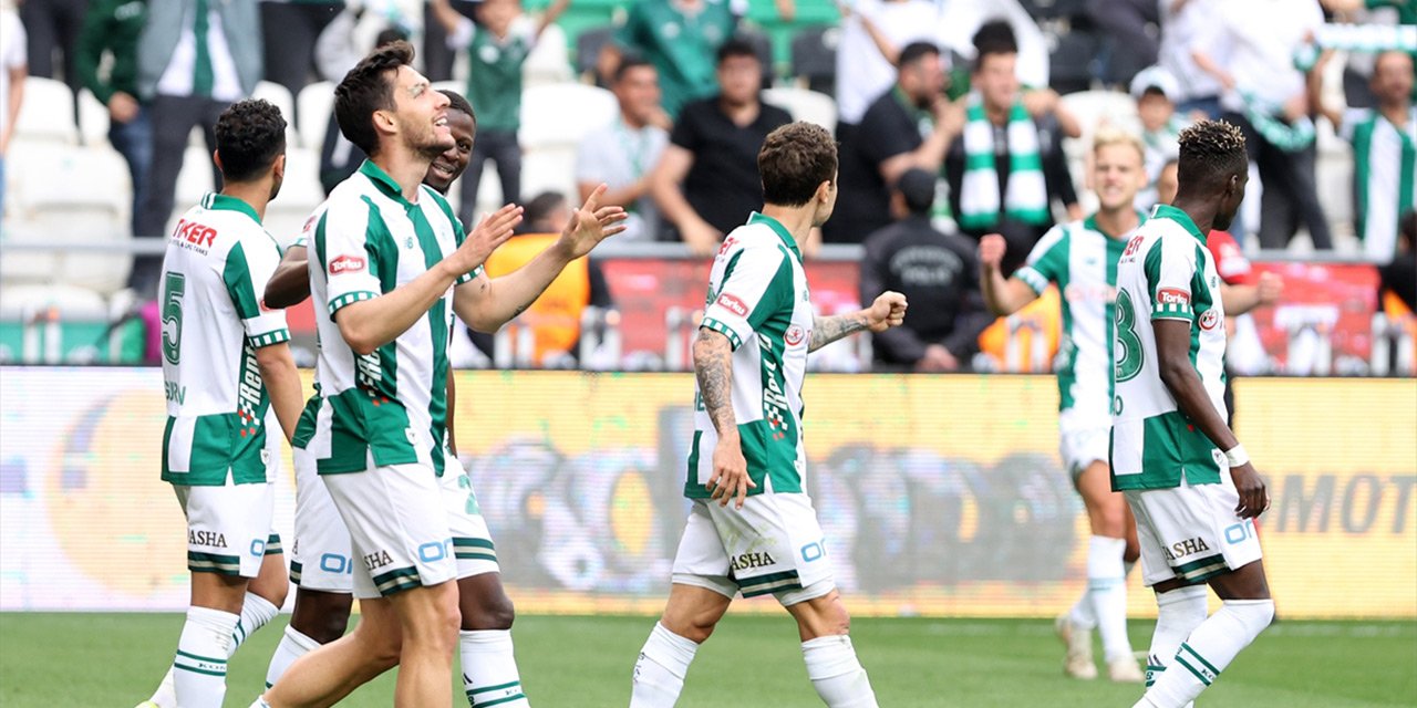 Konyaspor sezonun son iç saha maçına çıkıyor