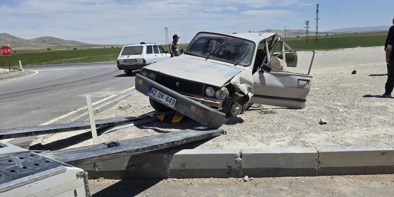 Konya’da kaza! Kavşakta çarpışan araçlar bu hale geldi