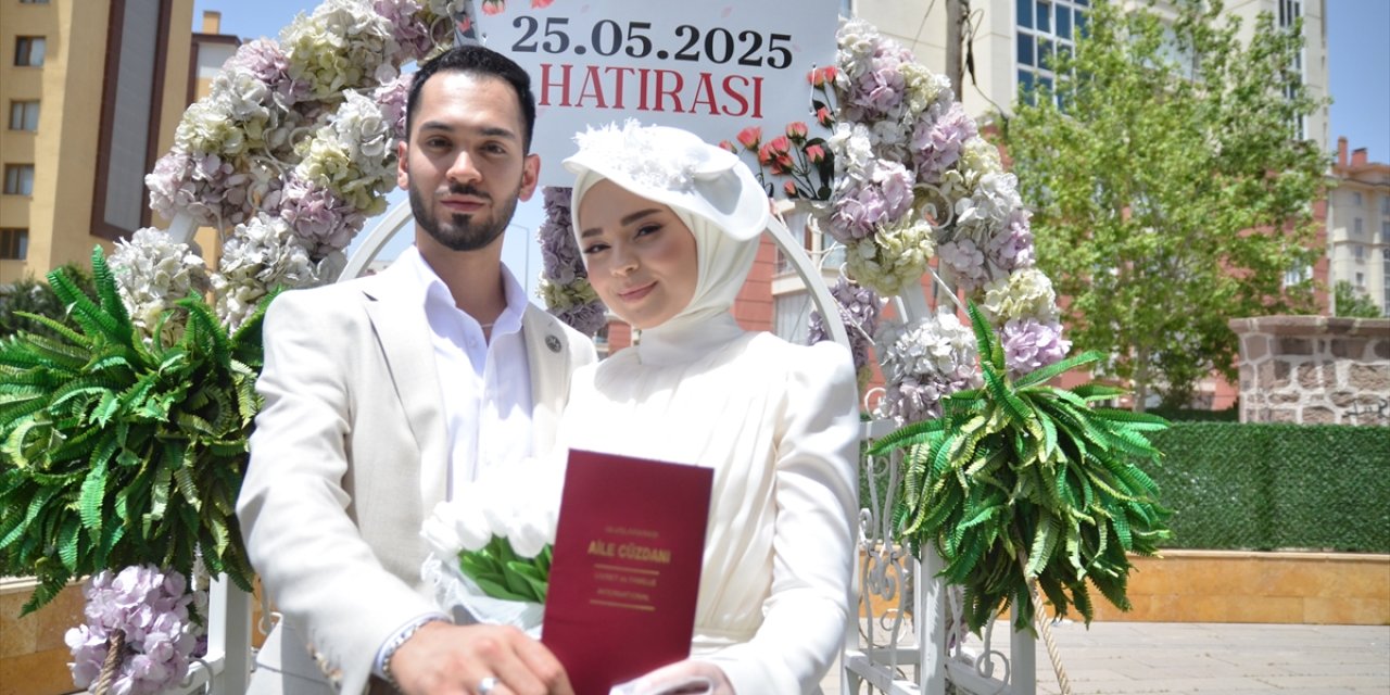Aylar öncesinden başvurdular! Konya’da 158 çiftin nikahı kıyıldı