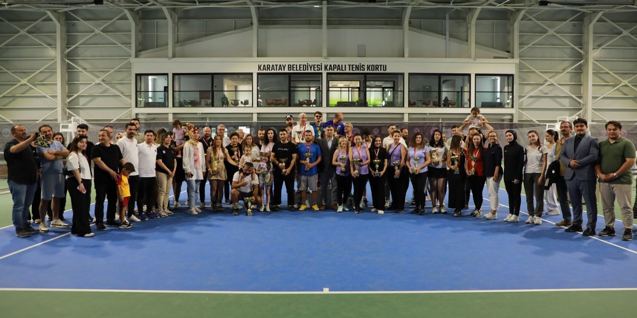 Karatay Tenis Kortu’nda gençten yaşlıya büyük çekişme