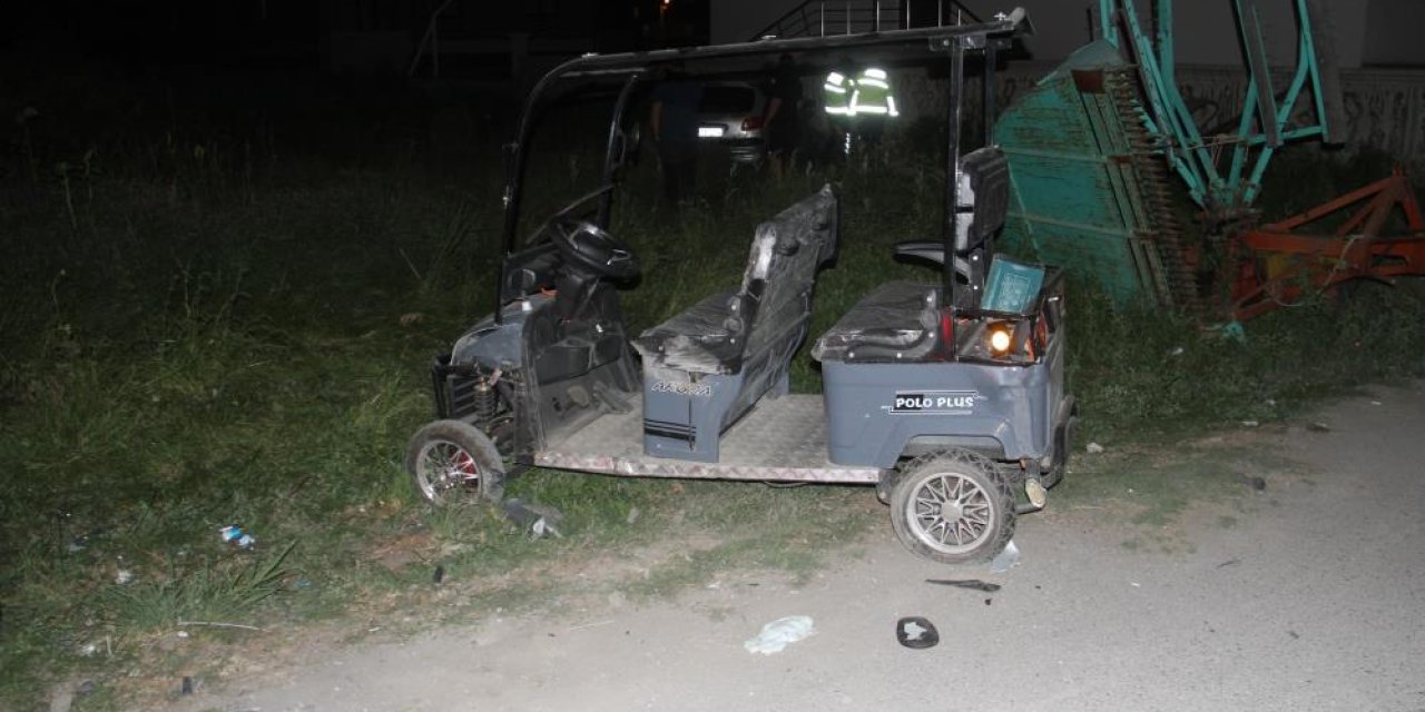 Konya’da otomobille elektrikli golf aracı çarpıştı: 3 yaralı