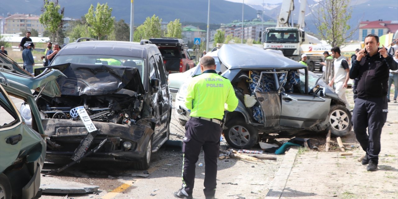 Beton mikseri dehşeti: 8 araç hurdaya döndü