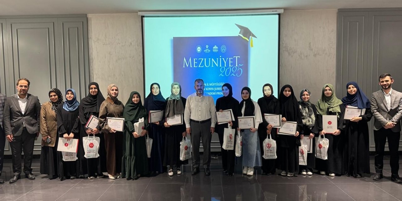 Konya İlahiyat Akademi’de ilk mezuniyet gururu