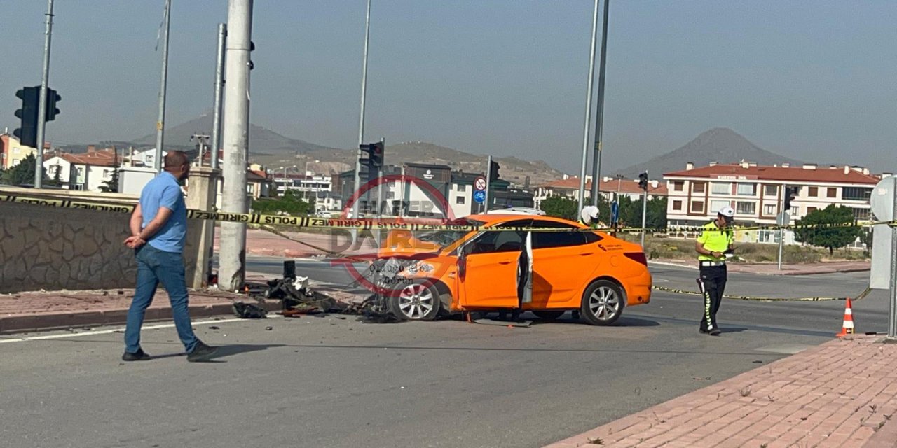 Konya’da taksiyle çarpışan motosikletin genç sürücüsü öldü