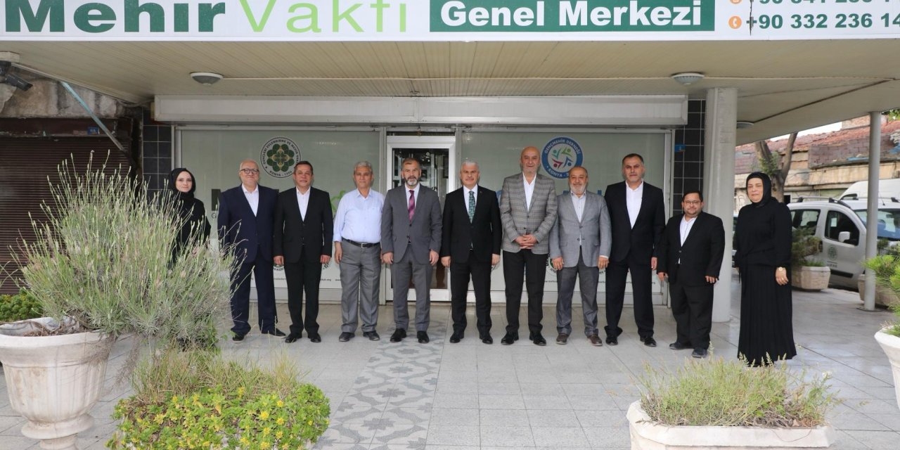 Vali Akın'dan Konya'nın ödüllü vakfına ziyaret