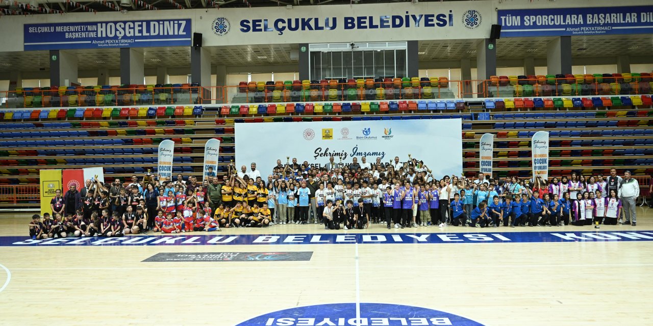 Konya’da çocuklar geleneksel oyunlarla şampiyonluk için yarıştı