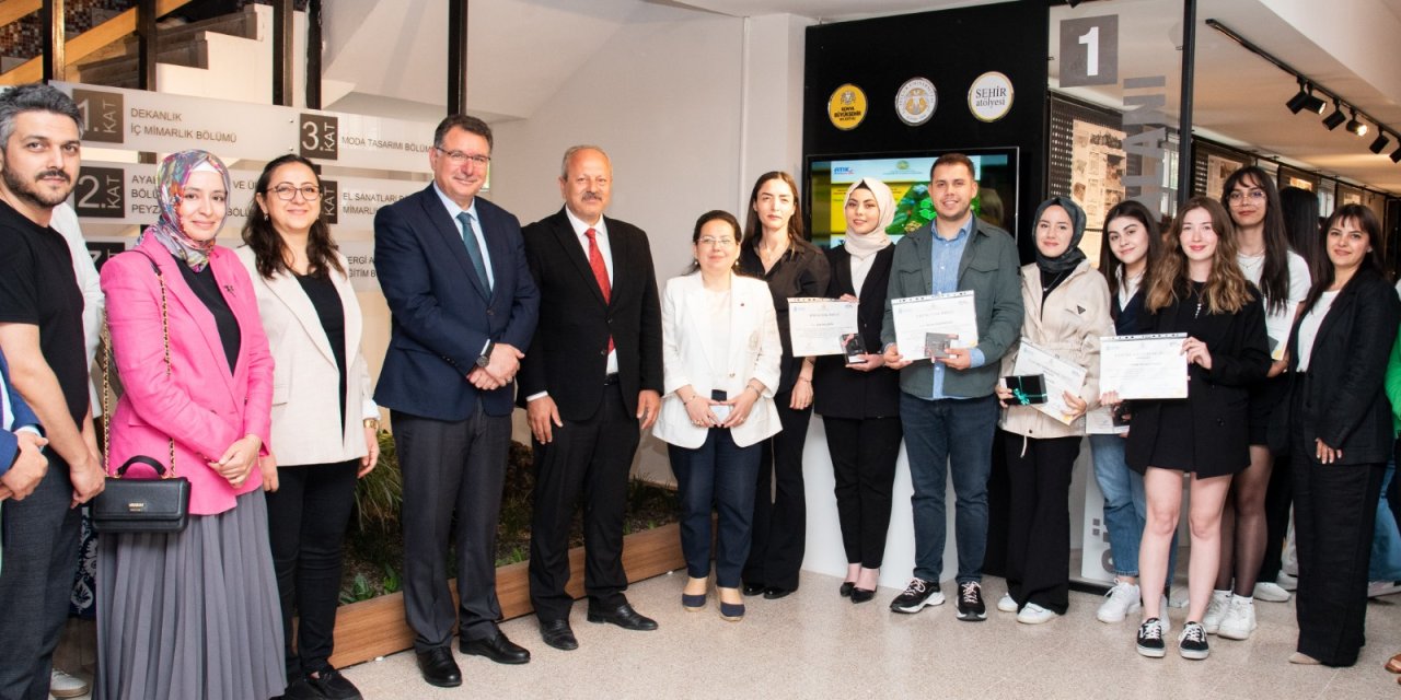 Konya’da daha yeşil bir gelecek için yarışan gençler ödüllerini aldı