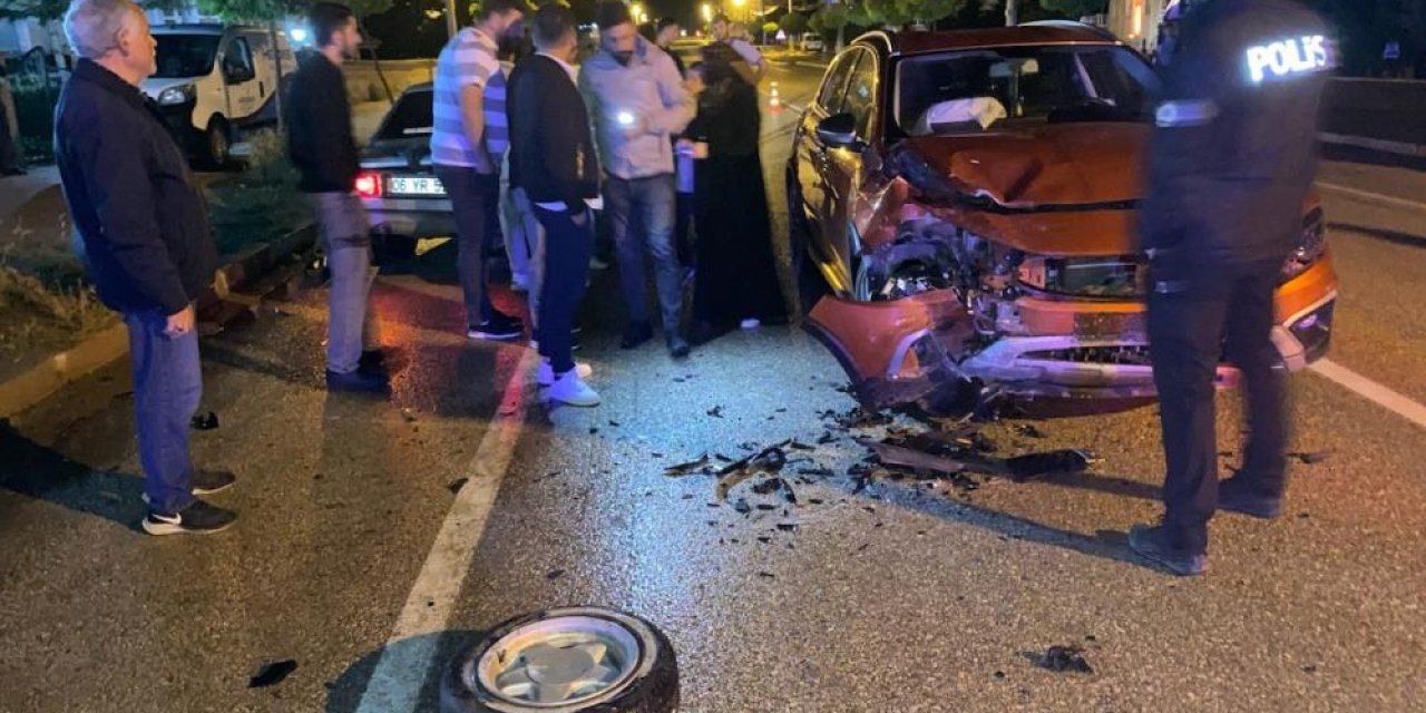 Konya'da iki otomobil kaza yaptı: 2 yaralı