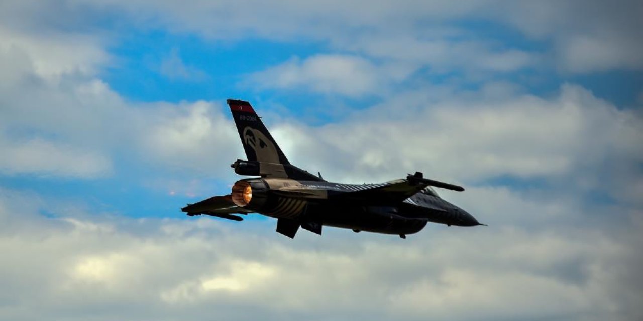 Konya’dan İstanbul’a gökyüzünde Fetih gösterisi