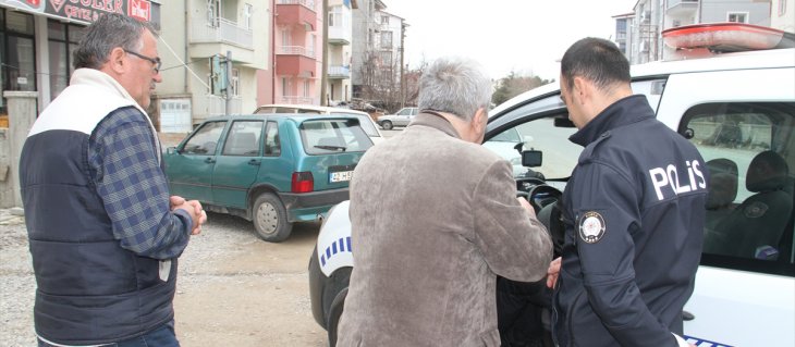 Konya’da emekli öğretmeni dolandırılmaktan muhtar kurtardı