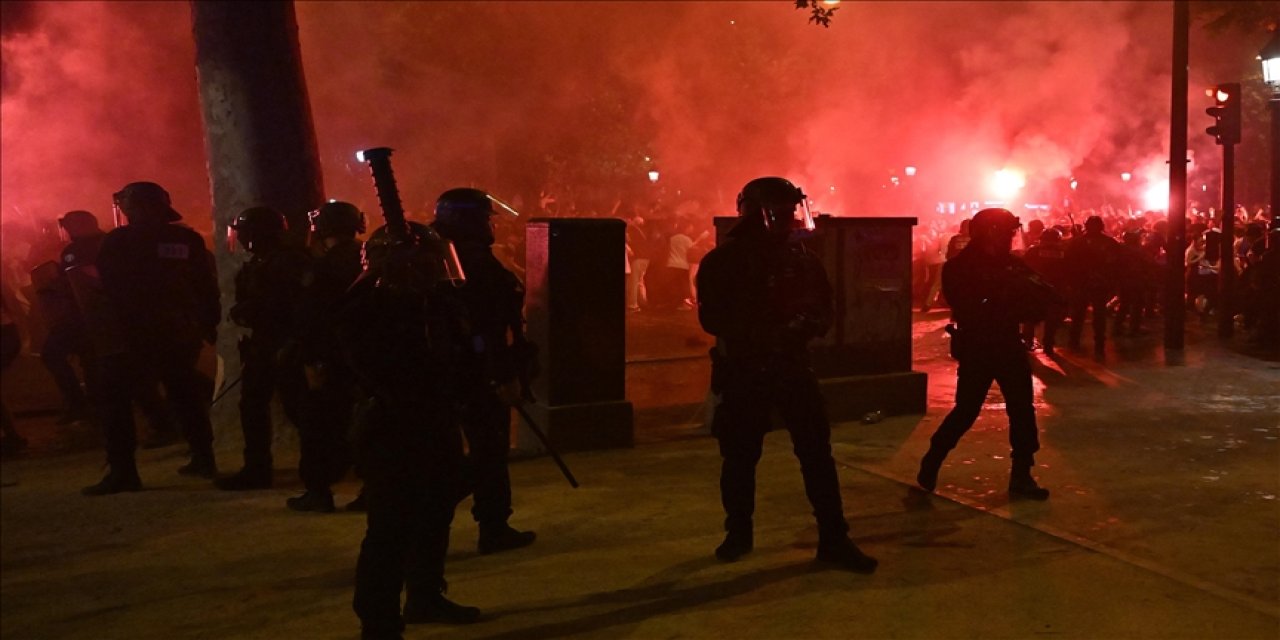 Şampiyonluk kutlamalarına kan bulaştı: 2 ölü, 559 gözaltı