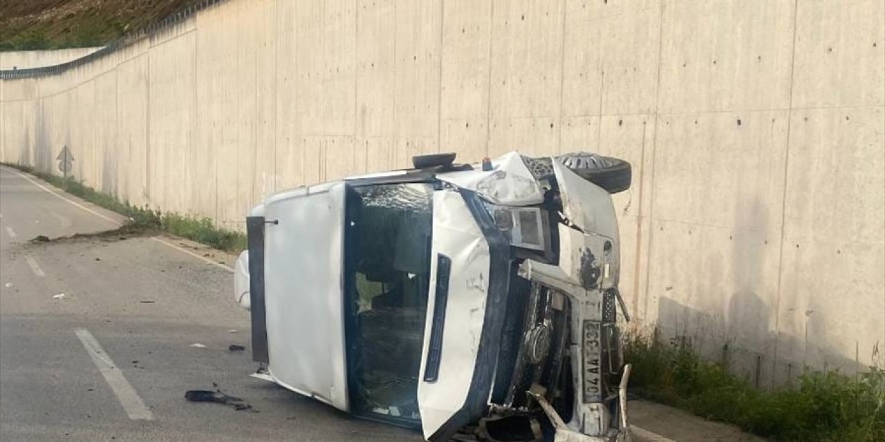 Taziye yolunda kaza: 10 yaralı