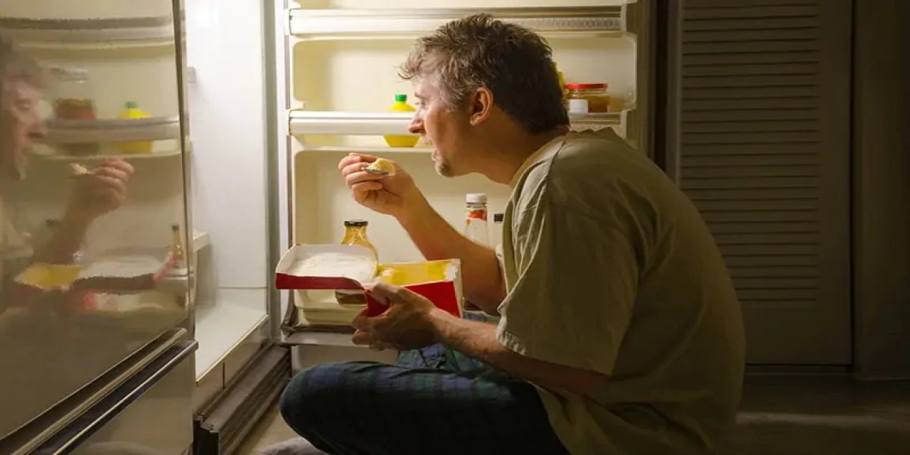 Gece acıkanlar dikkat! Bu alışkanlık hastalık habercisi olabilir