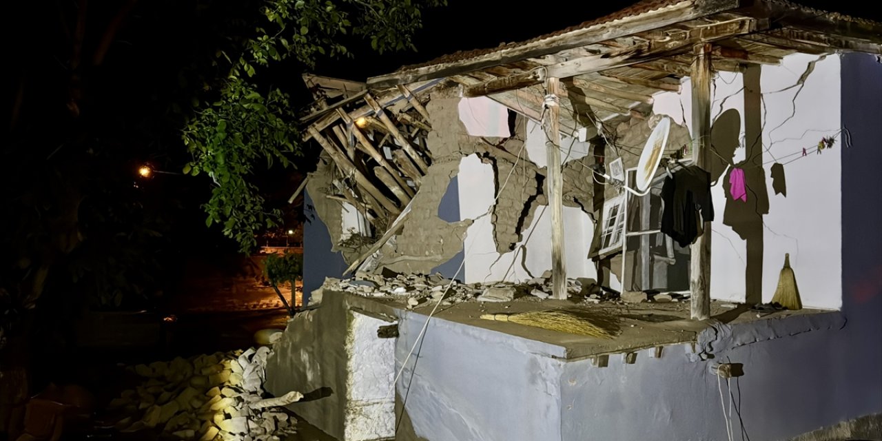 Sel felaketi yaşayan ilimizde 1 ev çöktü