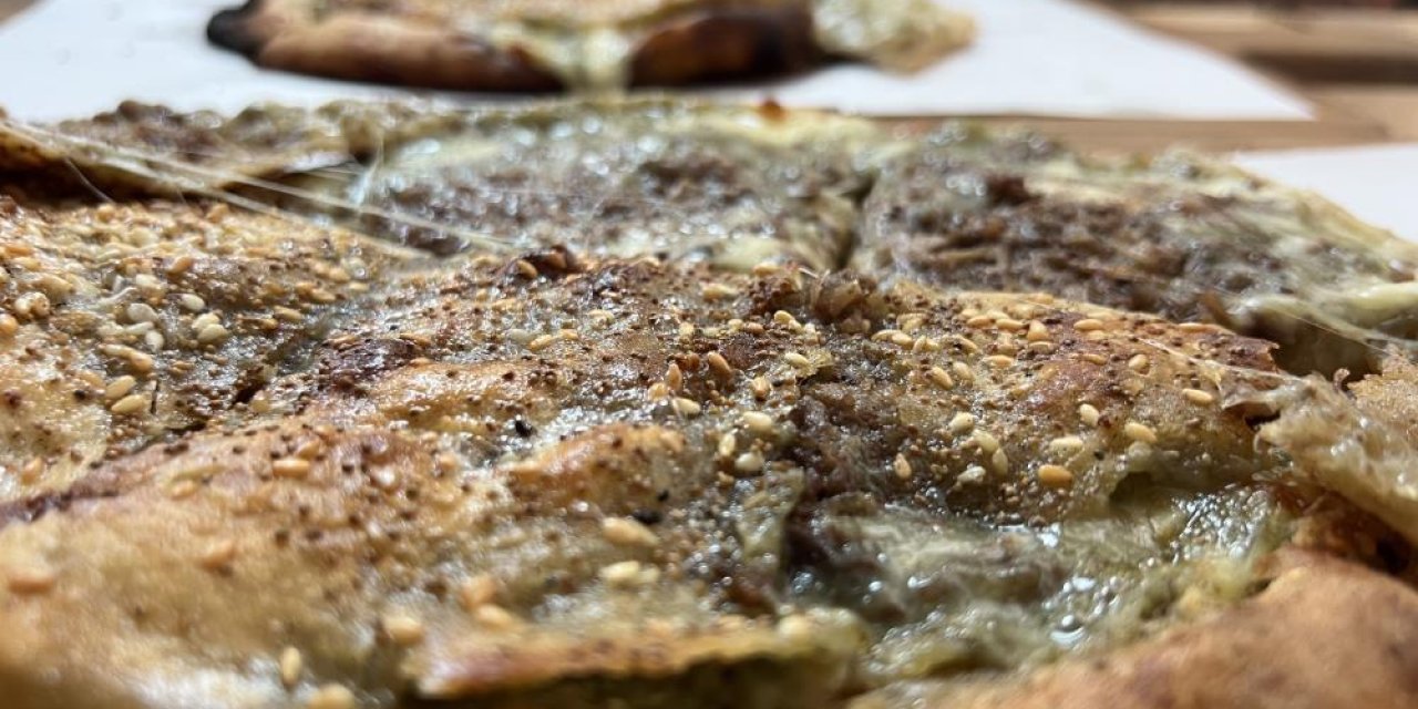 Konya’nın Anadolu Pizzası! Artık ballısı da var