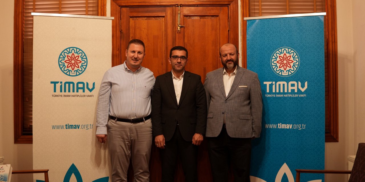 Türkiye Birincisi Hafız, kazandığı ödülü Konya'da bir kuruma bağışladı