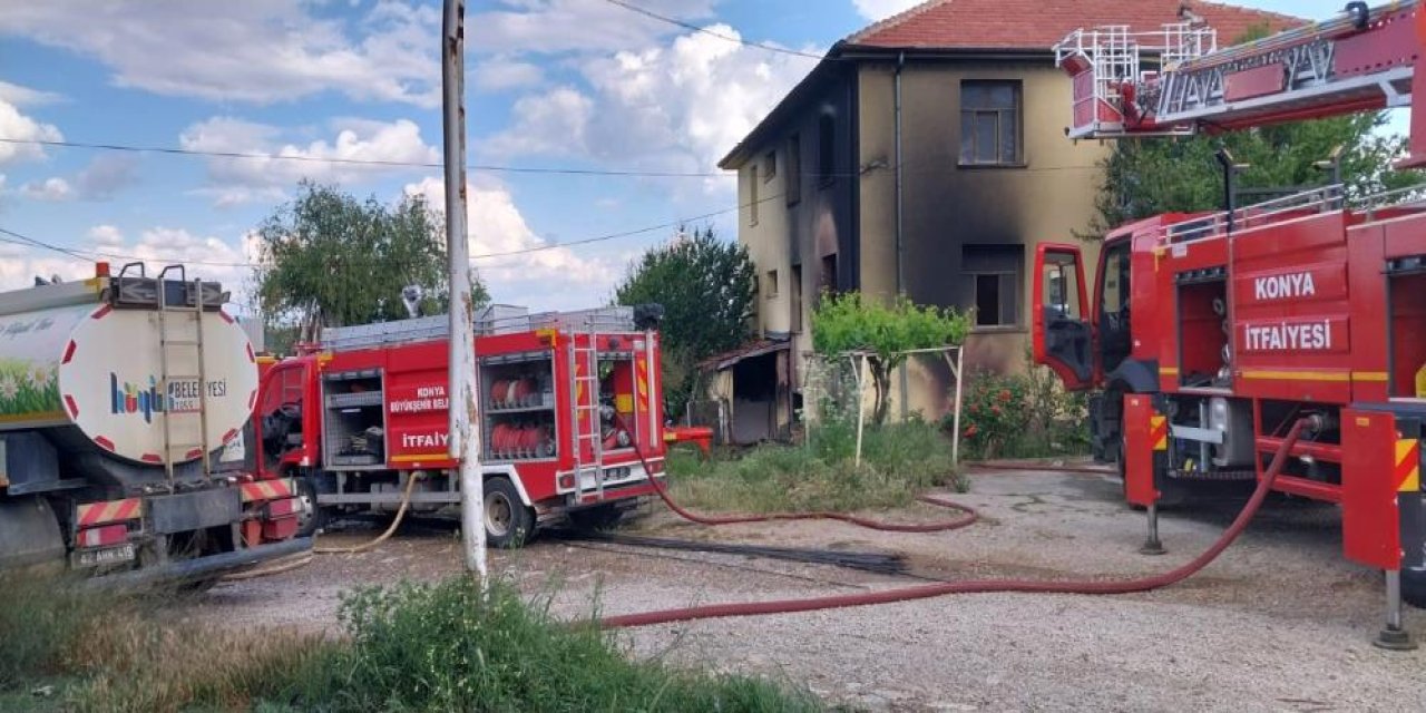Konya’da 4 katlı bina ve iş yerinde yangın