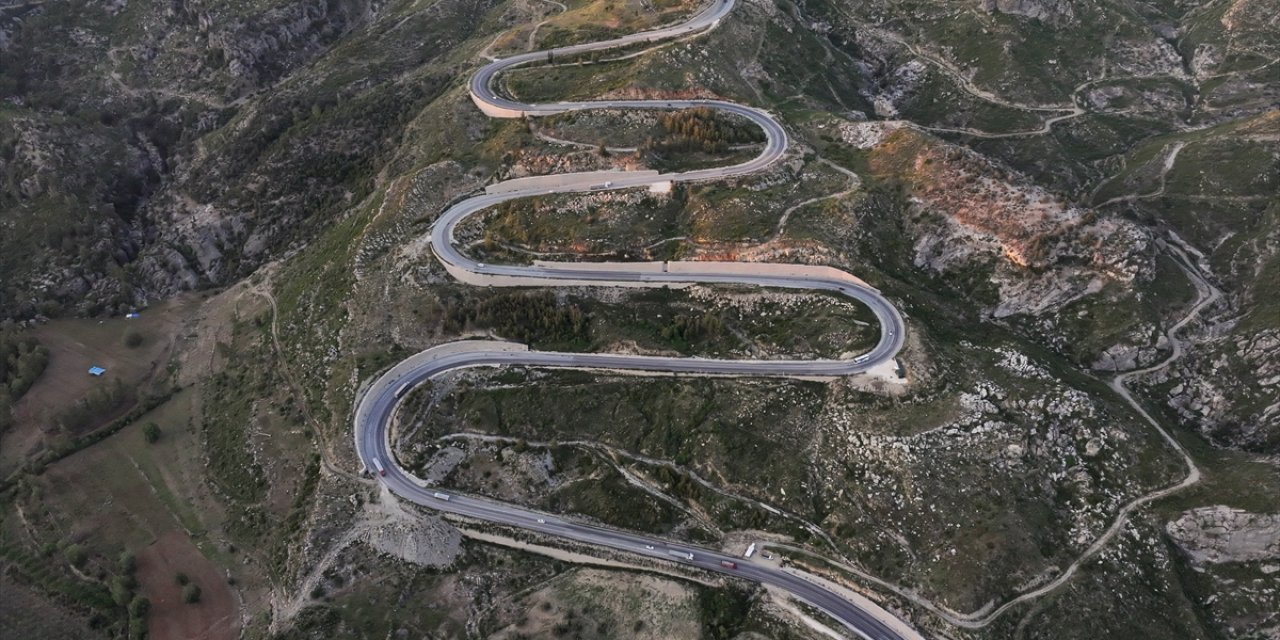 Konya’dan kıvrımlı yollarla denize uzanan yolculuk dronla görüntülendi