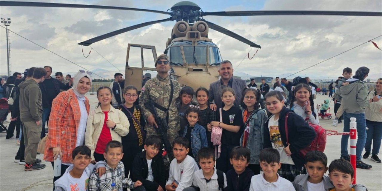 Kadınhanı’ndan geldiler hayallerindeki uçakları gördüler