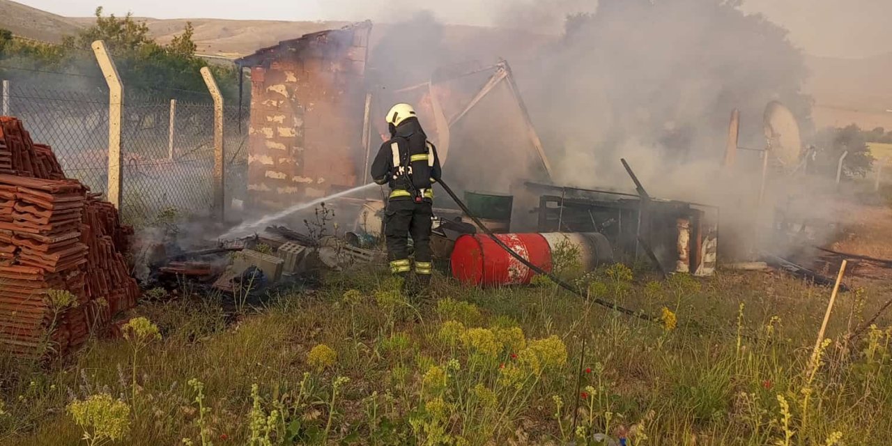 Konya’da şüpheli yangın! Ev sahibinden kundaklama iddiası