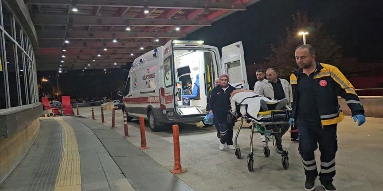 Sahipsiz köpeklerinin saldırdığı motosikletli yaralandı