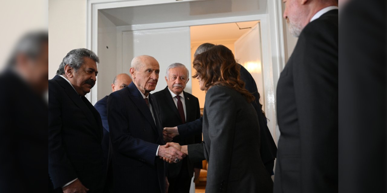 MHP, DEM Parti heyetini kabul etti