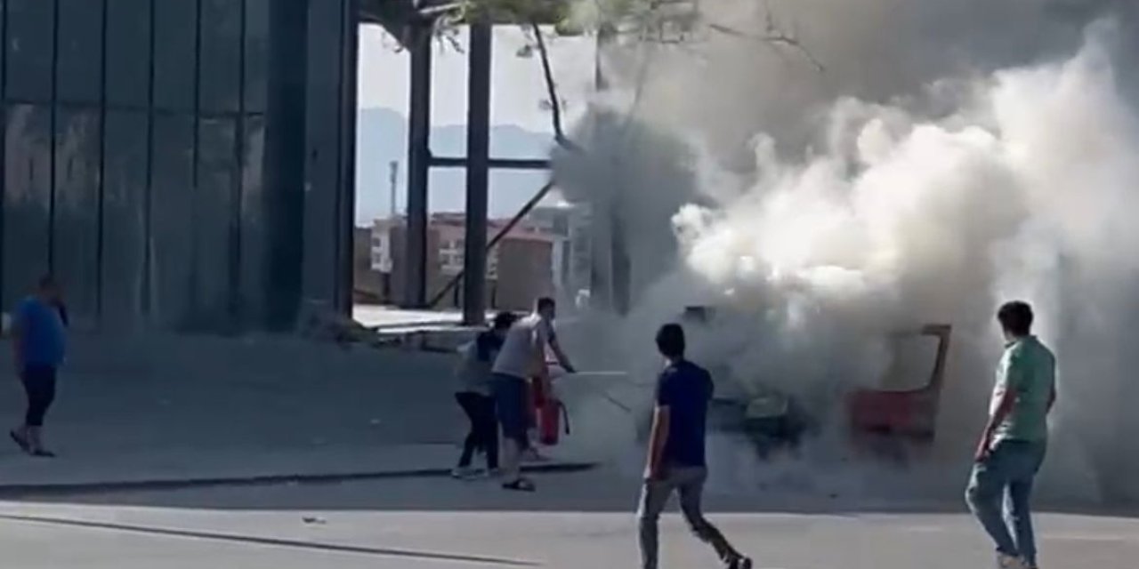 Konya’da seyir halindeki araç alev aldı