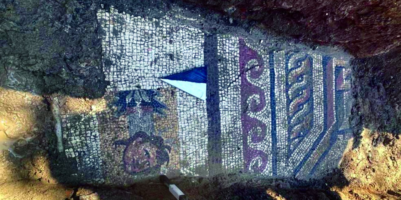 Altyapı çalışmasında bin 500 yıllık mozaik bulundu